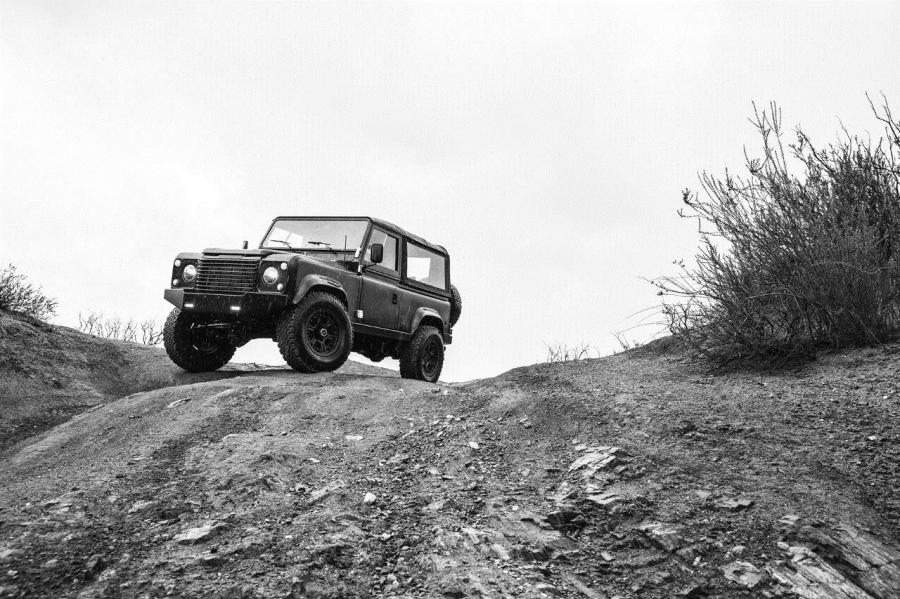  Land Rover Defender 90 by Icon 2014 года  (фото 14 из 63)